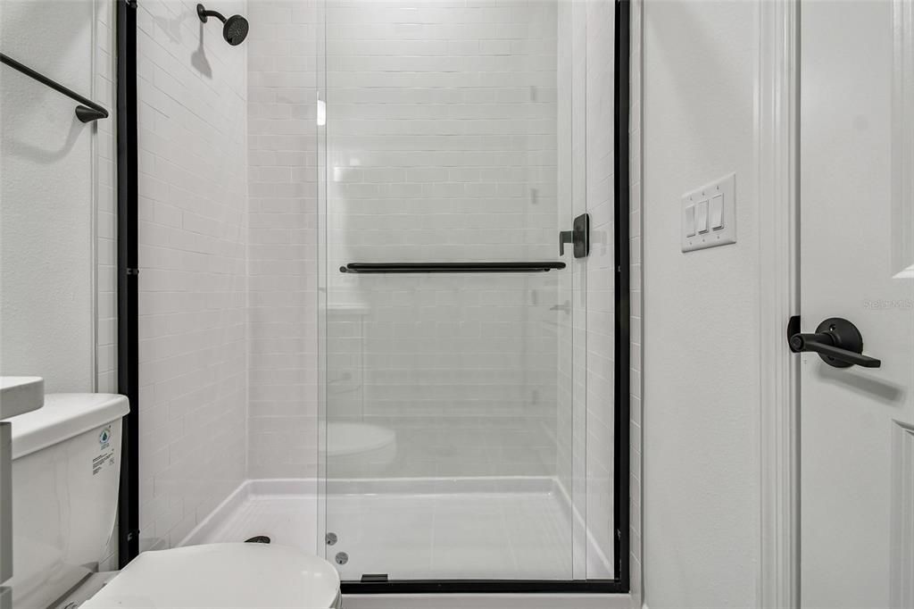 En Venta: $1,021,999 (4 camas, 3 baños, 3774 Pies cuadrados)