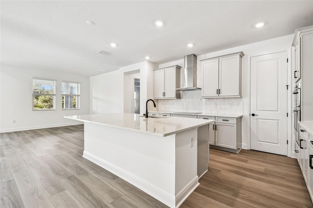 En Venta: $1,021,999 (4 camas, 3 baños, 3774 Pies cuadrados)