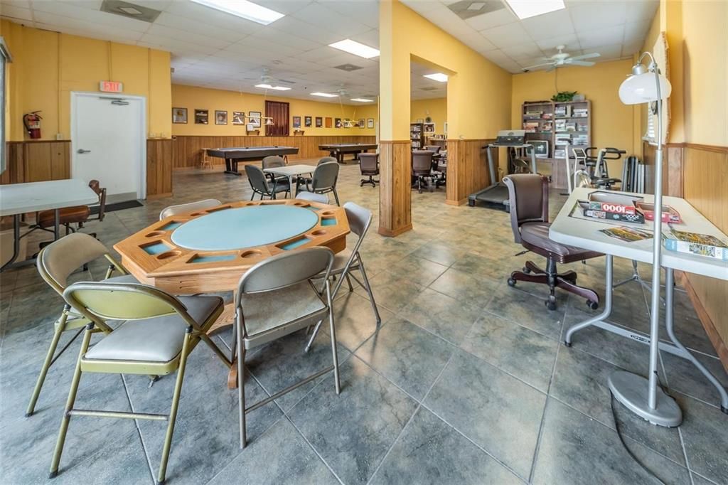 For Rent: $1,375 (2 beds, 1 baths, 825 Square Feet)