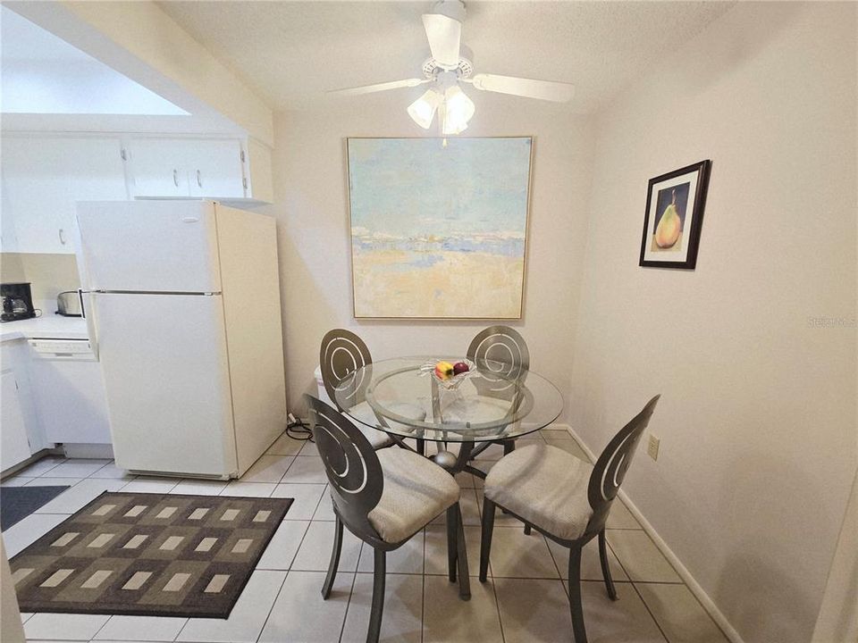 For Rent: $1,375 (2 beds, 1 baths, 825 Square Feet)