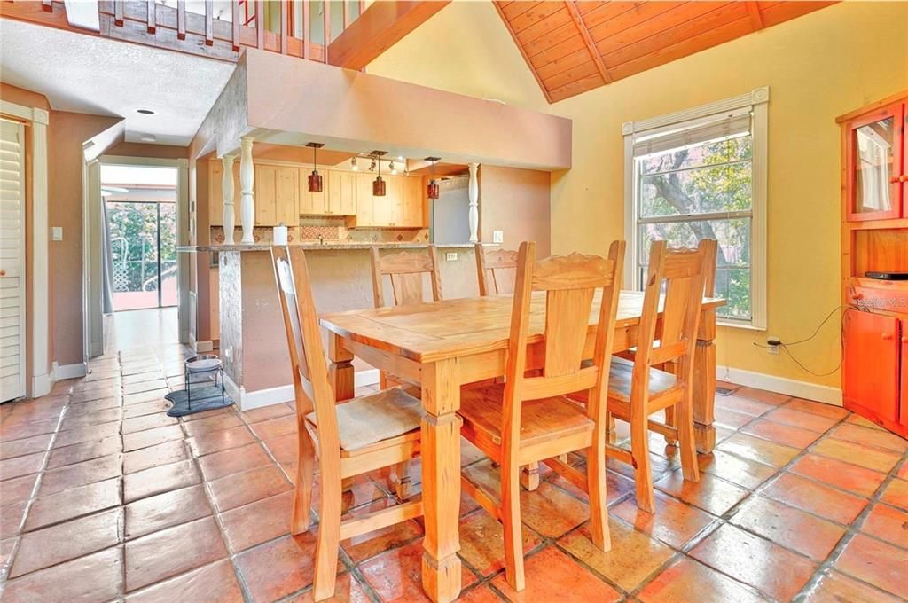 待售: $449,990 (4 贝兹, 2 浴室, 1607 平方英尺)