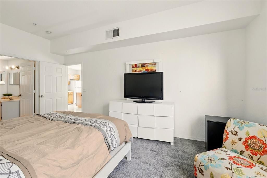 For Sale: $245,000 (4 beds, 3 baths, 1470 Square Feet)