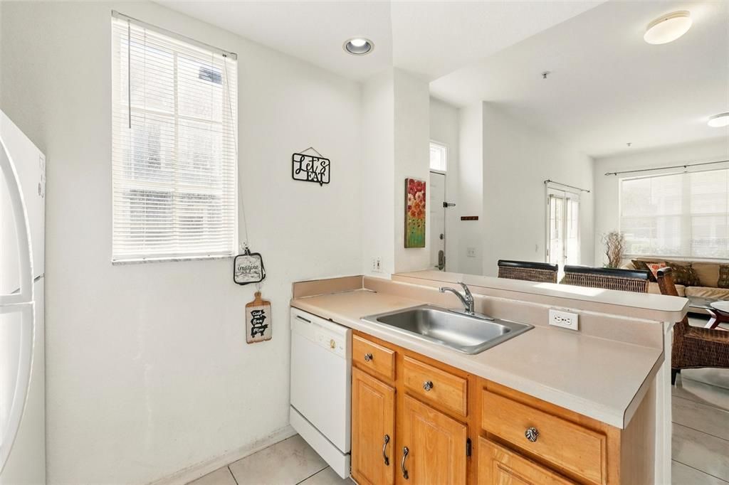 For Sale: $245,000 (4 beds, 3 baths, 1470 Square Feet)