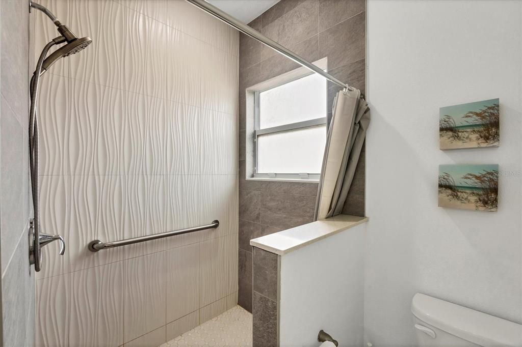 На продажу: $379,000 (3 спален, 2 ванн, 1656 Квадратных фут)