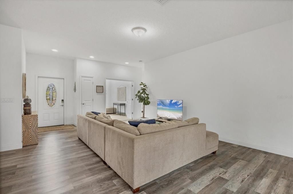 На продажу: $379,000 (3 спален, 2 ванн, 1656 Квадратных фут)