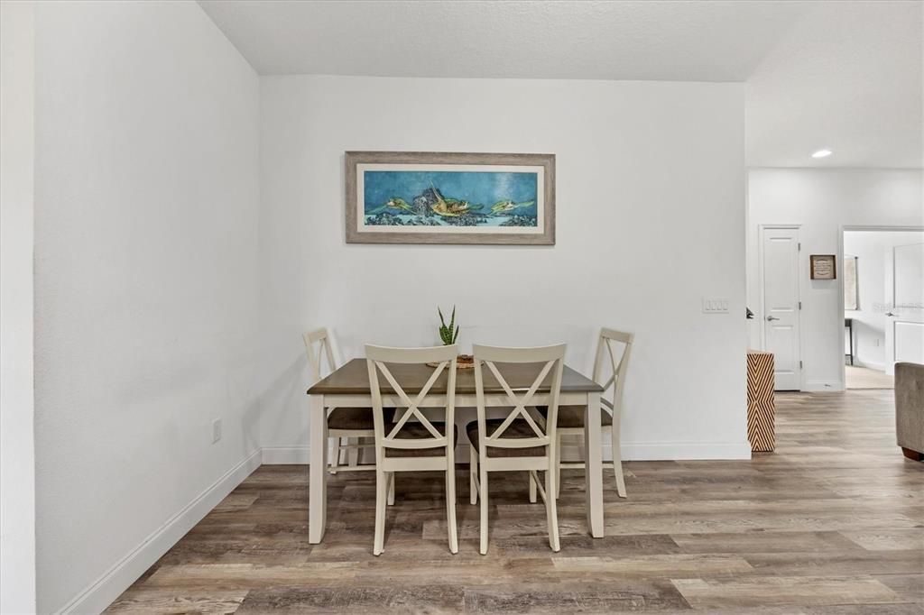 На продажу: $379,000 (3 спален, 2 ванн, 1656 Квадратных фут)