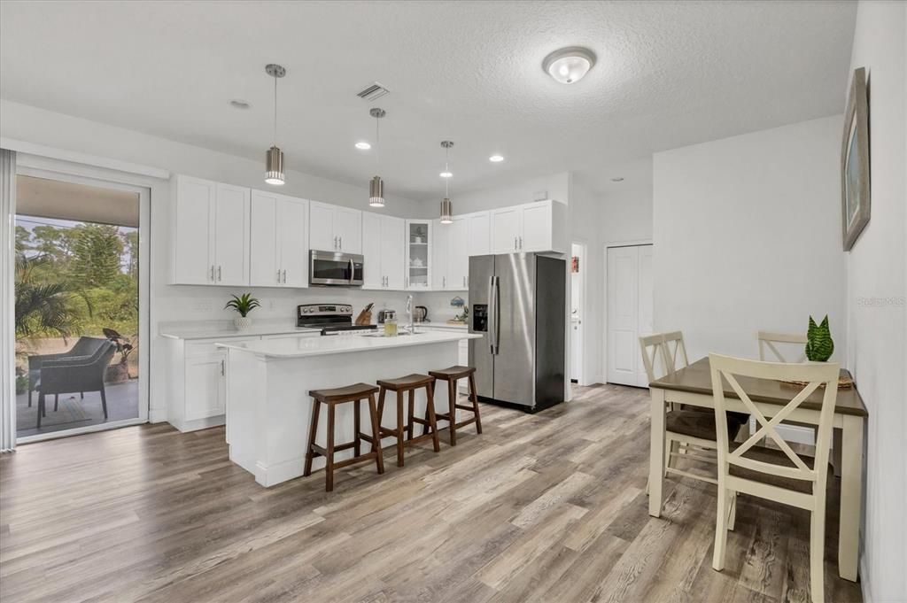 На продажу: $379,000 (3 спален, 2 ванн, 1656 Квадратных фут)