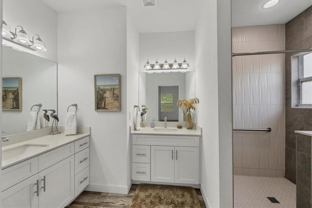 На продажу: $379,000 (3 спален, 2 ванн, 1656 Квадратных фут)