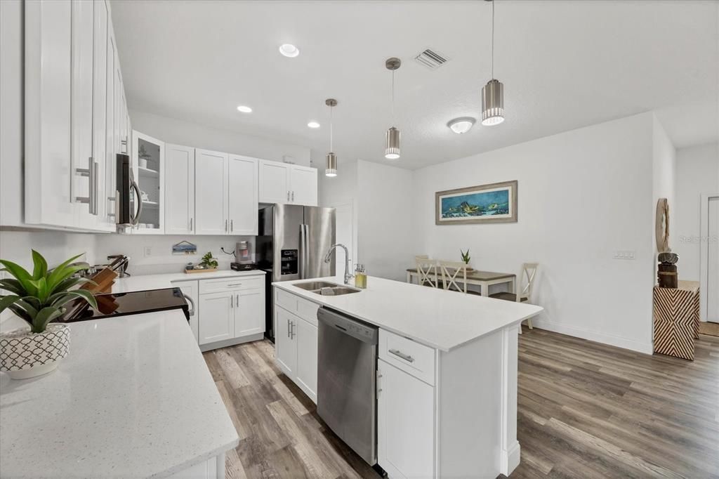 На продажу: $379,000 (3 спален, 2 ванн, 1656 Квадратных фут)