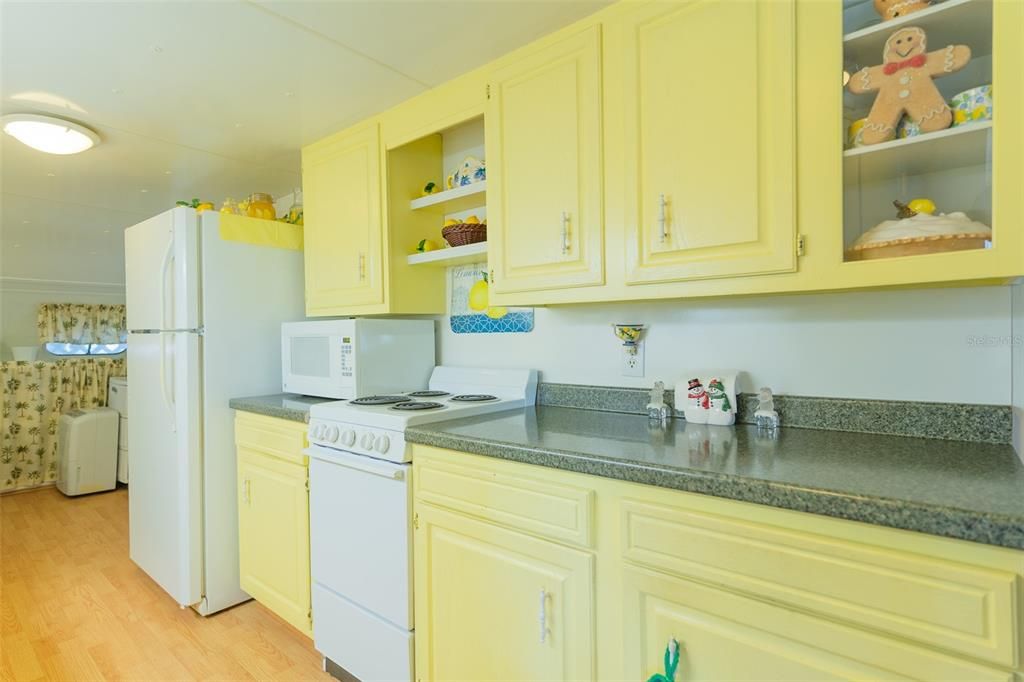 待售: $99,000 (1 贝兹, 1 浴室, 600 平方英尺)