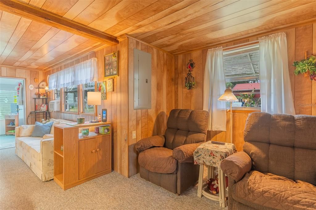 待售: $99,000 (1 贝兹, 1 浴室, 600 平方英尺)