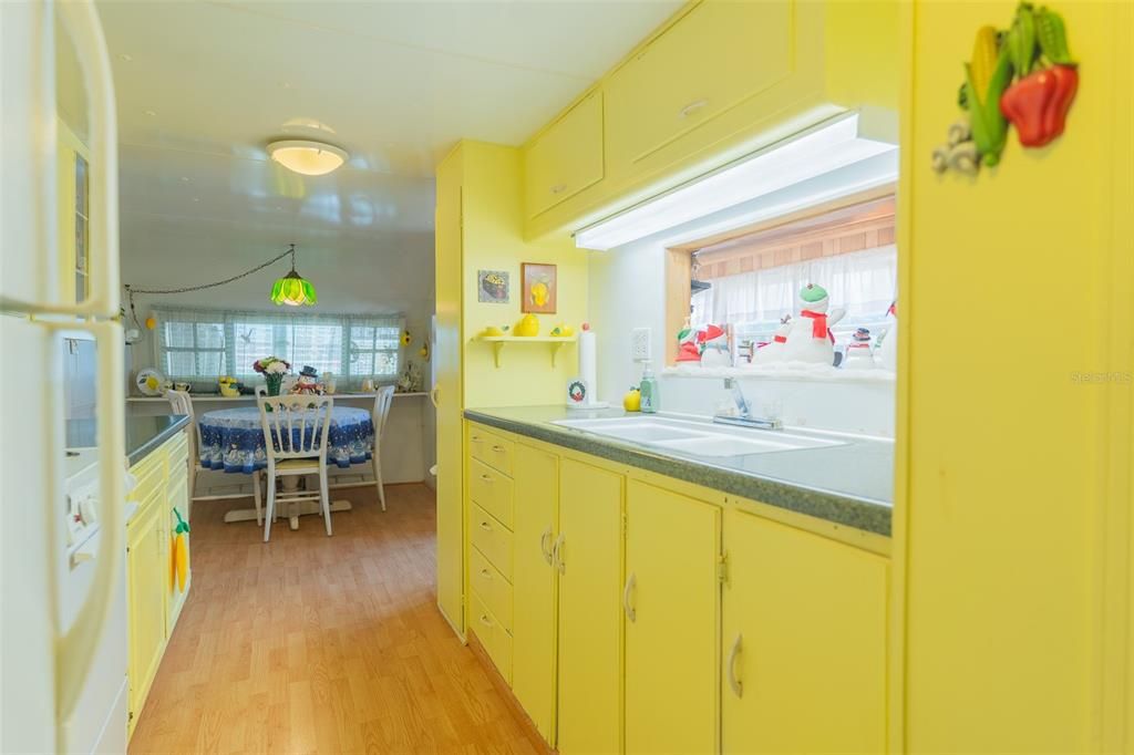 待售: $99,000 (1 贝兹, 1 浴室, 600 平方英尺)