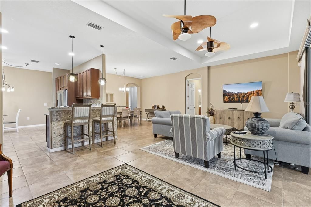 待售: $475,000 (3 贝兹, 2 浴室, 1968 平方英尺)