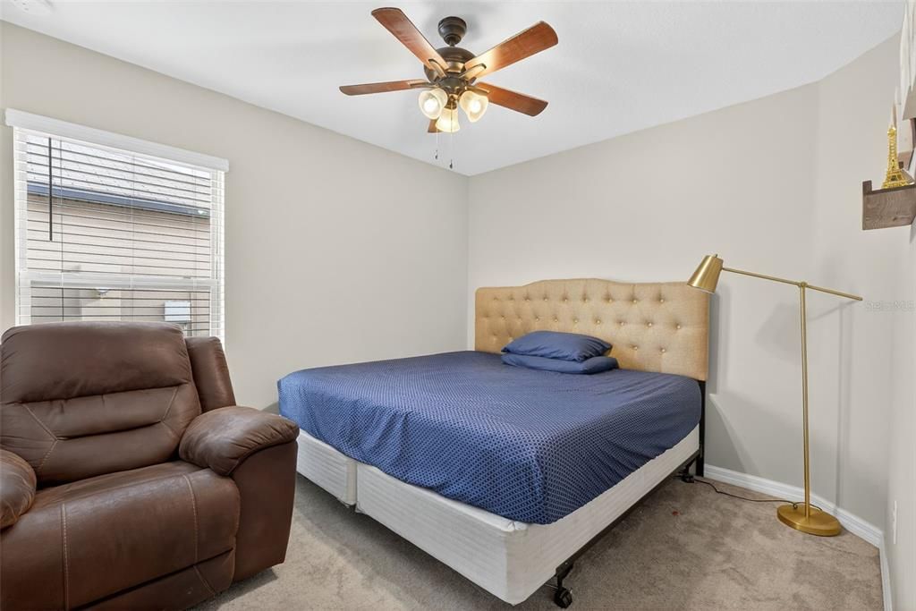 En Venta: $340,000 (4 camas, 2 baños, 1817 Pies cuadrados)