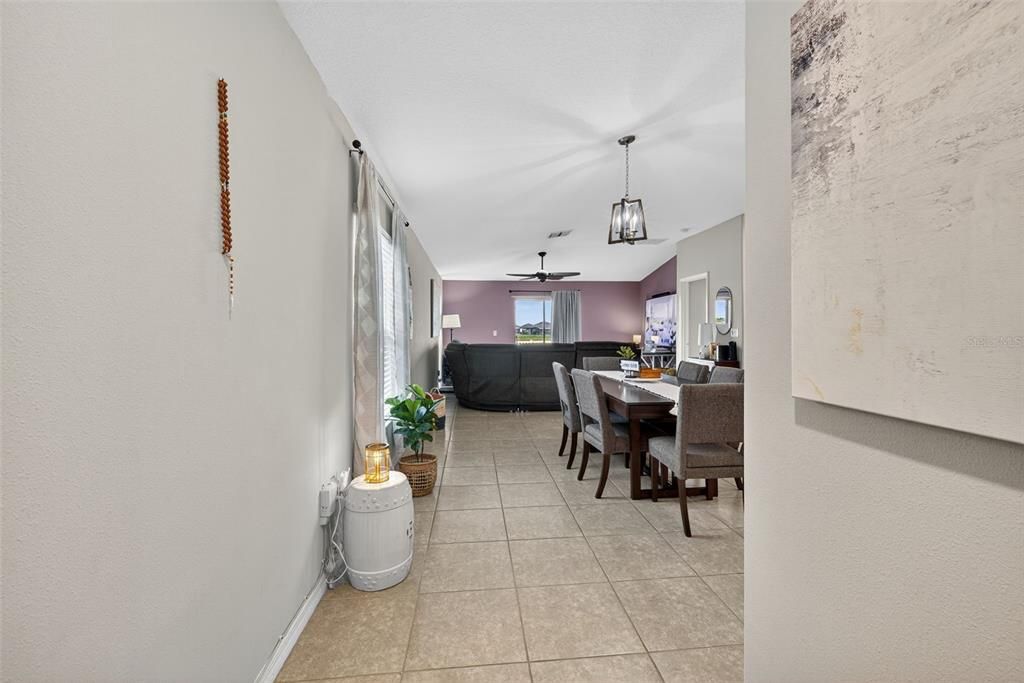 En Venta: $340,000 (4 camas, 2 baños, 1817 Pies cuadrados)