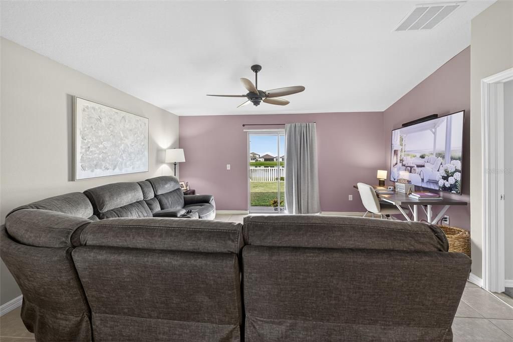 En Venta: $340,000 (4 camas, 2 baños, 1817 Pies cuadrados)