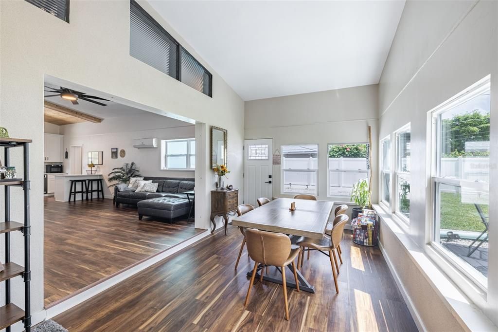 На продажу: $529,900 (3 спален, 2 ванн, 1525 Квадратных фут)