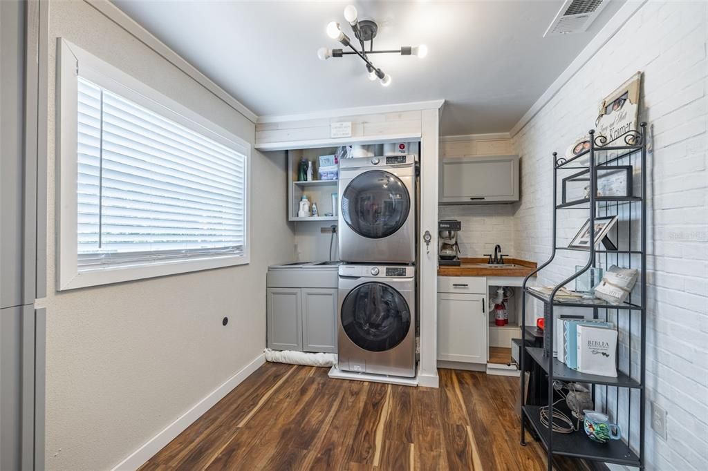 На продажу: $529,900 (3 спален, 2 ванн, 1525 Квадратных фут)