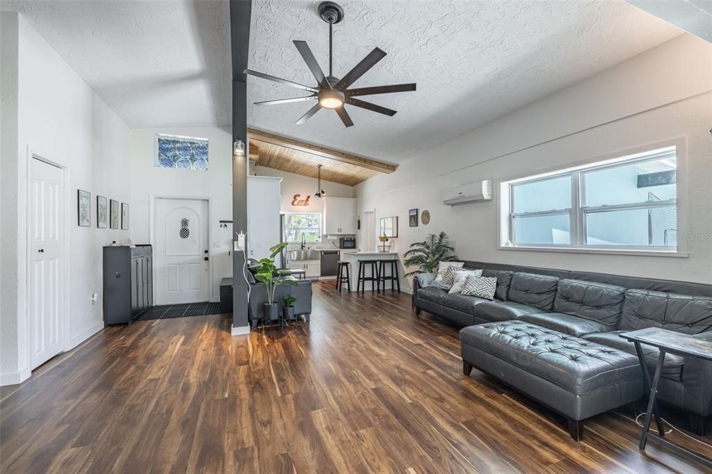 На продажу: $529,900 (3 спален, 2 ванн, 1525 Квадратных фут)