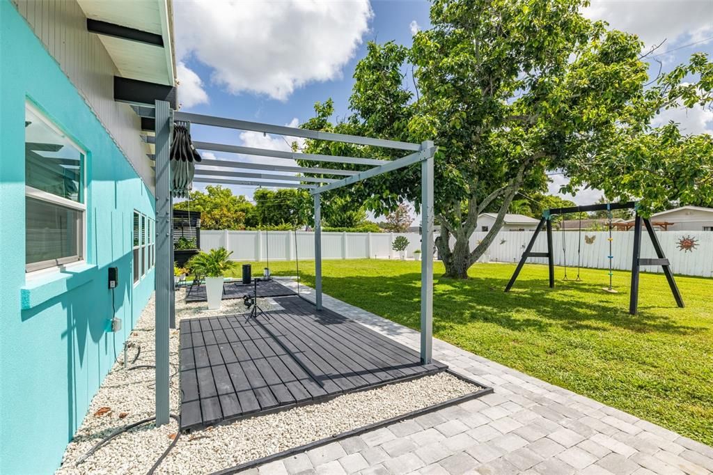 На продажу: $529,900 (3 спален, 2 ванн, 1525 Квадратных фут)