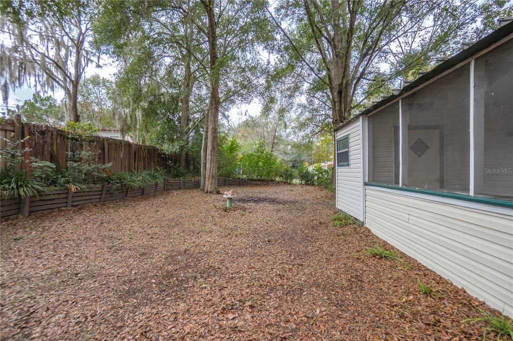 For Sale: $75,000 (2 beds, 1 baths, 784 Square Feet)