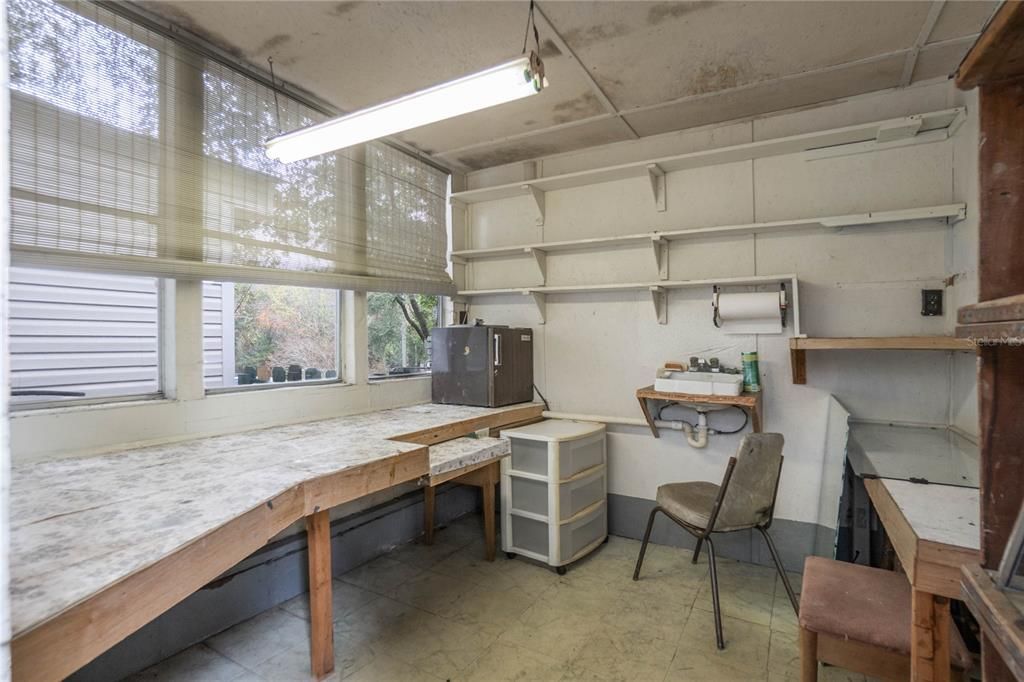 For Sale: $75,000 (2 beds, 1 baths, 784 Square Feet)