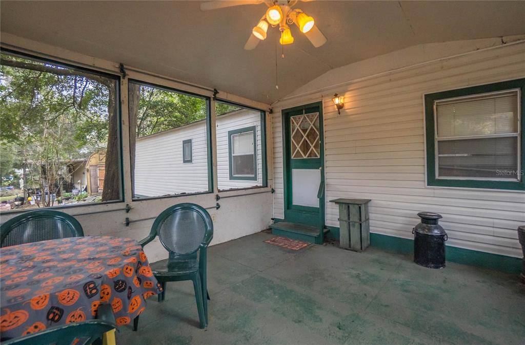 For Sale: $75,000 (2 beds, 1 baths, 784 Square Feet)