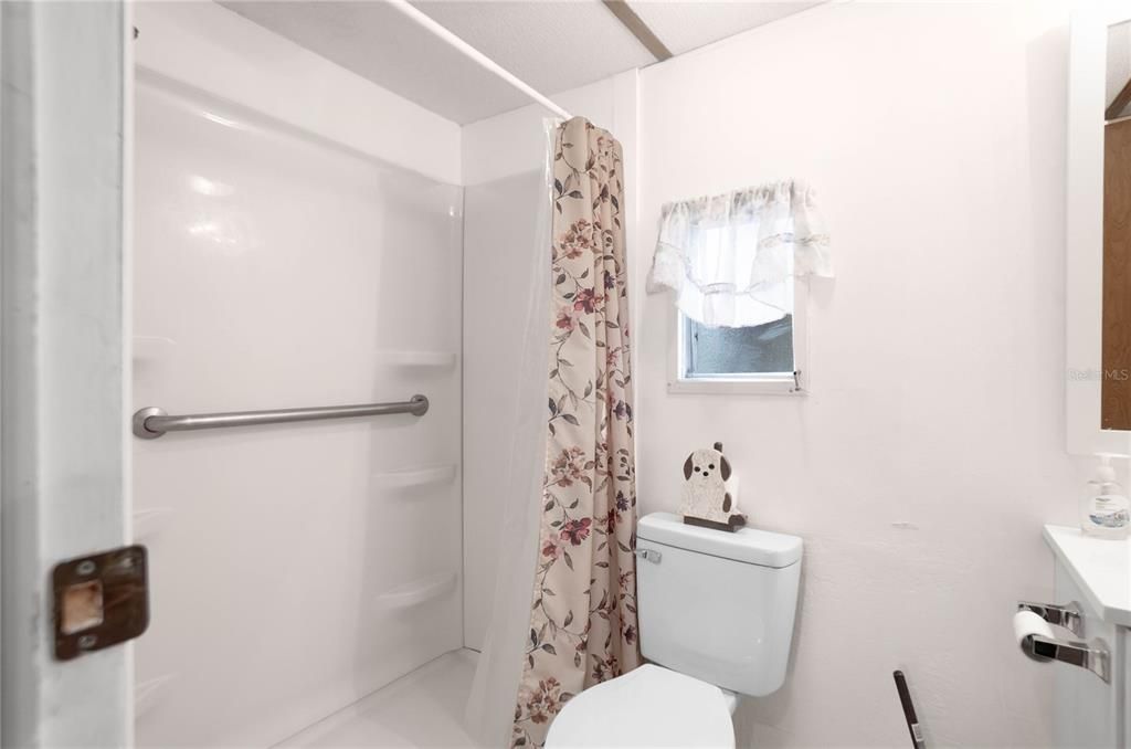 For Sale: $75,000 (2 beds, 1 baths, 784 Square Feet)