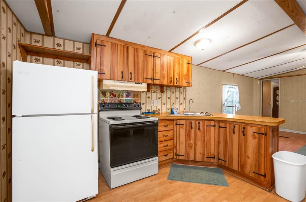 For Sale: $75,000 (2 beds, 1 baths, 784 Square Feet)