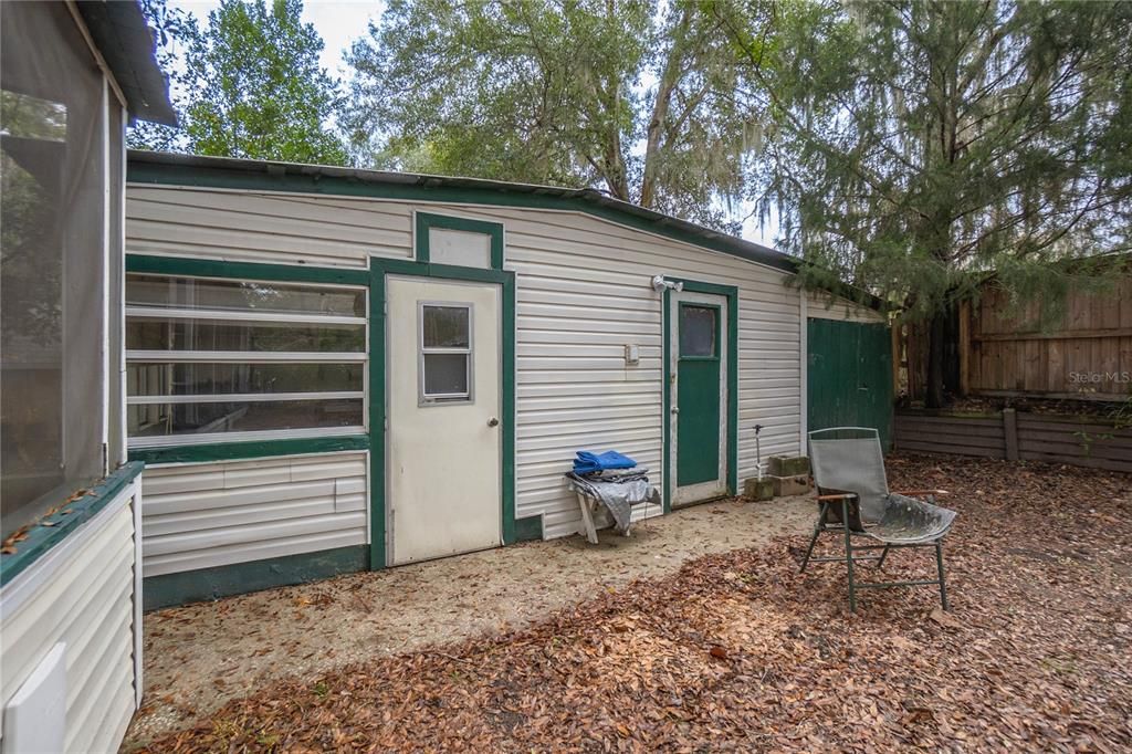 For Sale: $75,000 (2 beds, 1 baths, 784 Square Feet)