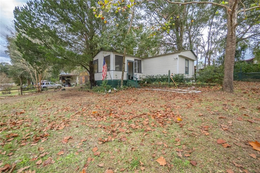 For Sale: $75,000 (2 beds, 1 baths, 784 Square Feet)