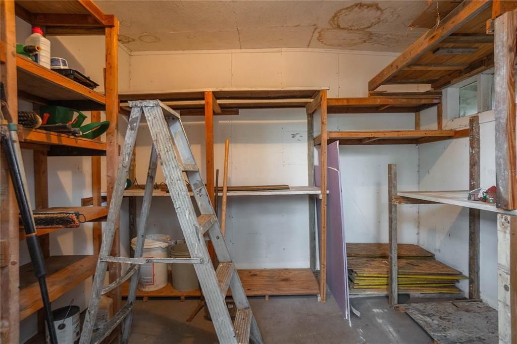 For Sale: $75,000 (2 beds, 1 baths, 784 Square Feet)