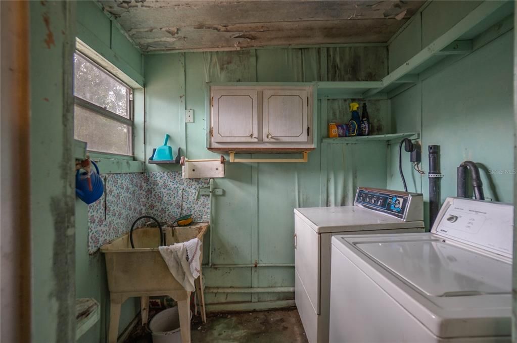 For Sale: $75,000 (2 beds, 1 baths, 784 Square Feet)