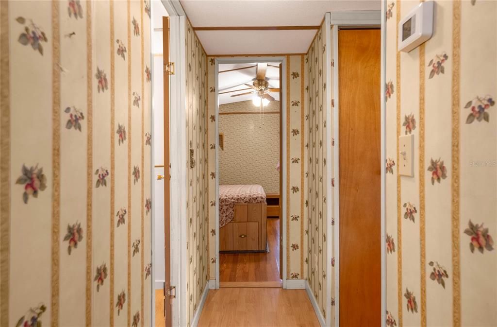 For Sale: $75,000 (2 beds, 1 baths, 784 Square Feet)