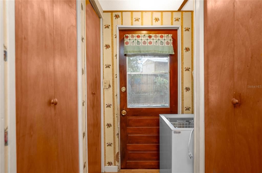 For Sale: $75,000 (2 beds, 1 baths, 784 Square Feet)