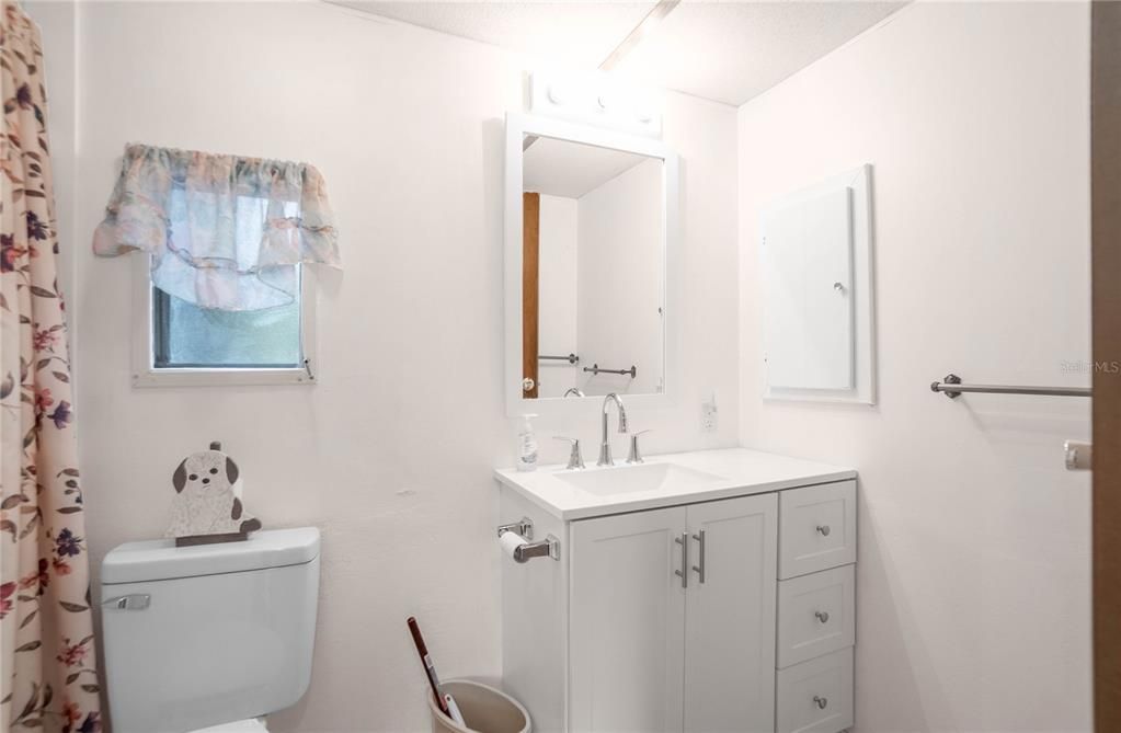 For Sale: $75,000 (2 beds, 1 baths, 784 Square Feet)