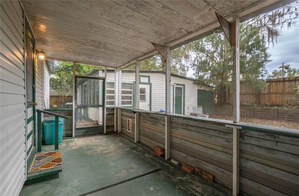 For Sale: $75,000 (2 beds, 1 baths, 784 Square Feet)