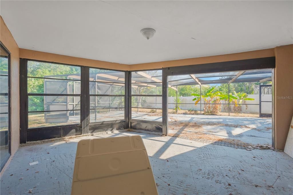 For Sale: $399,900 (3 beds, 2 baths, 1461 Square Feet)