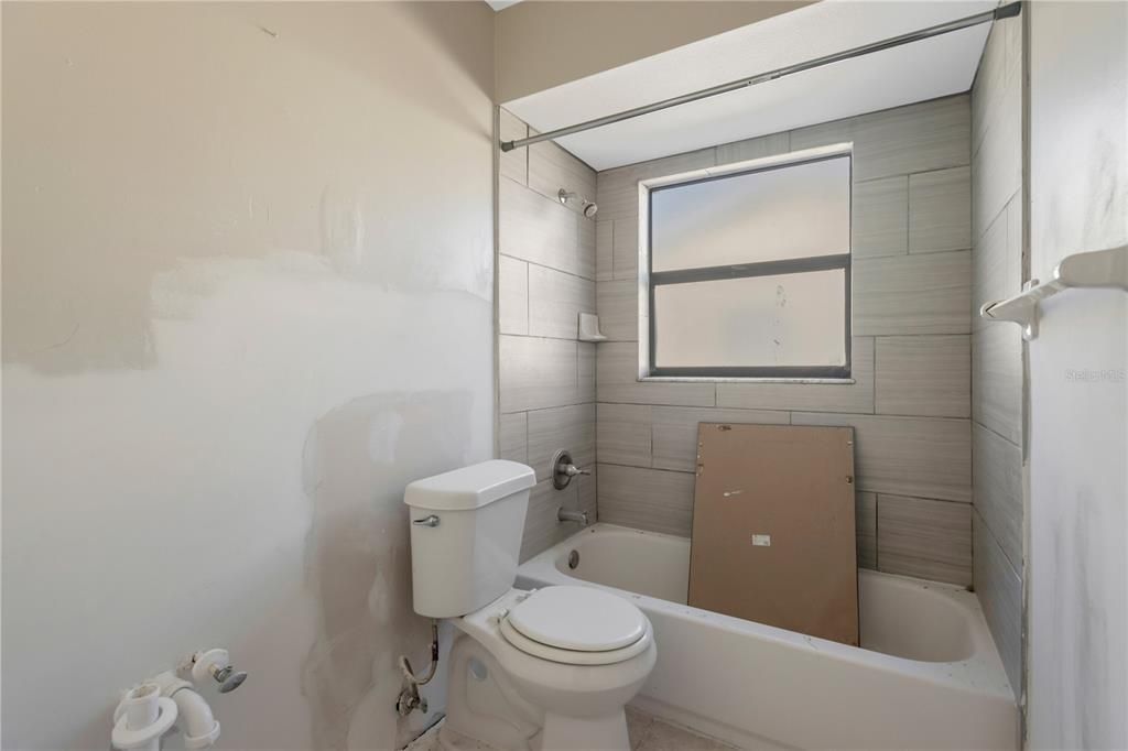 For Sale: $399,900 (3 beds, 2 baths, 1461 Square Feet)