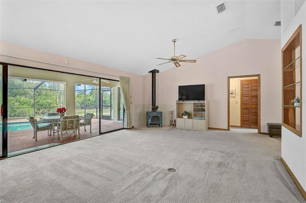 En Venta: $585,000 (3 camas, 2 baños, 2141 Pies cuadrados)