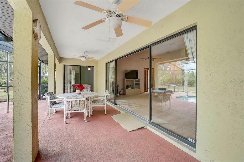 En Venta: $585,000 (3 camas, 2 baños, 2141 Pies cuadrados)