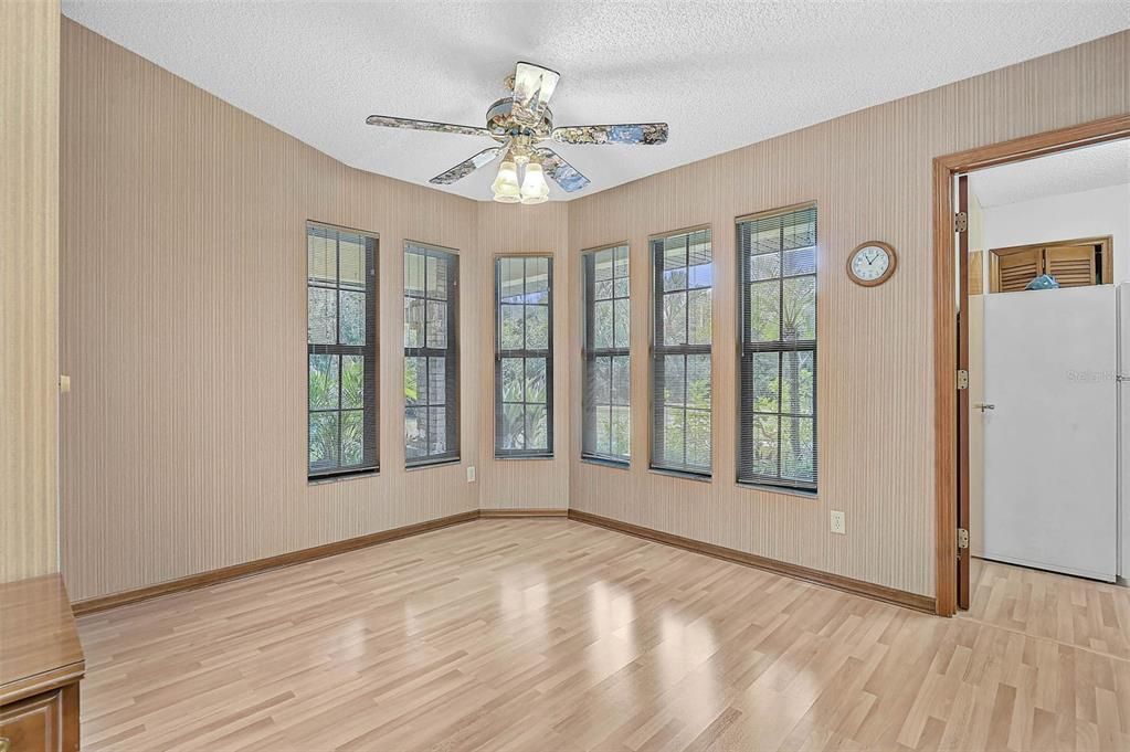 En Venta: $585,000 (3 camas, 2 baños, 2141 Pies cuadrados)