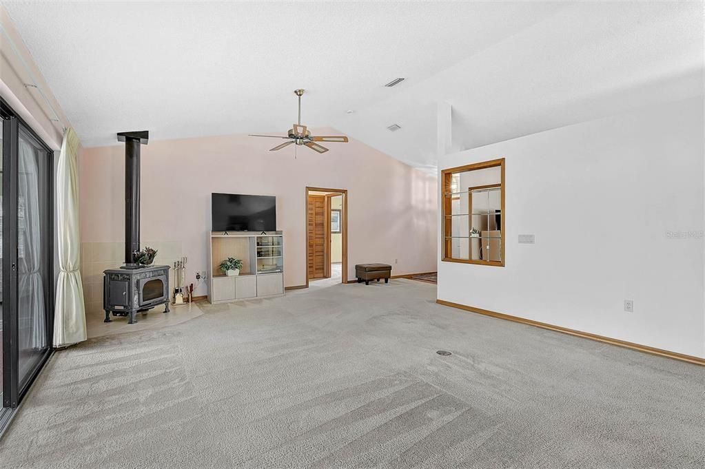 En Venta: $585,000 (3 camas, 2 baños, 2141 Pies cuadrados)