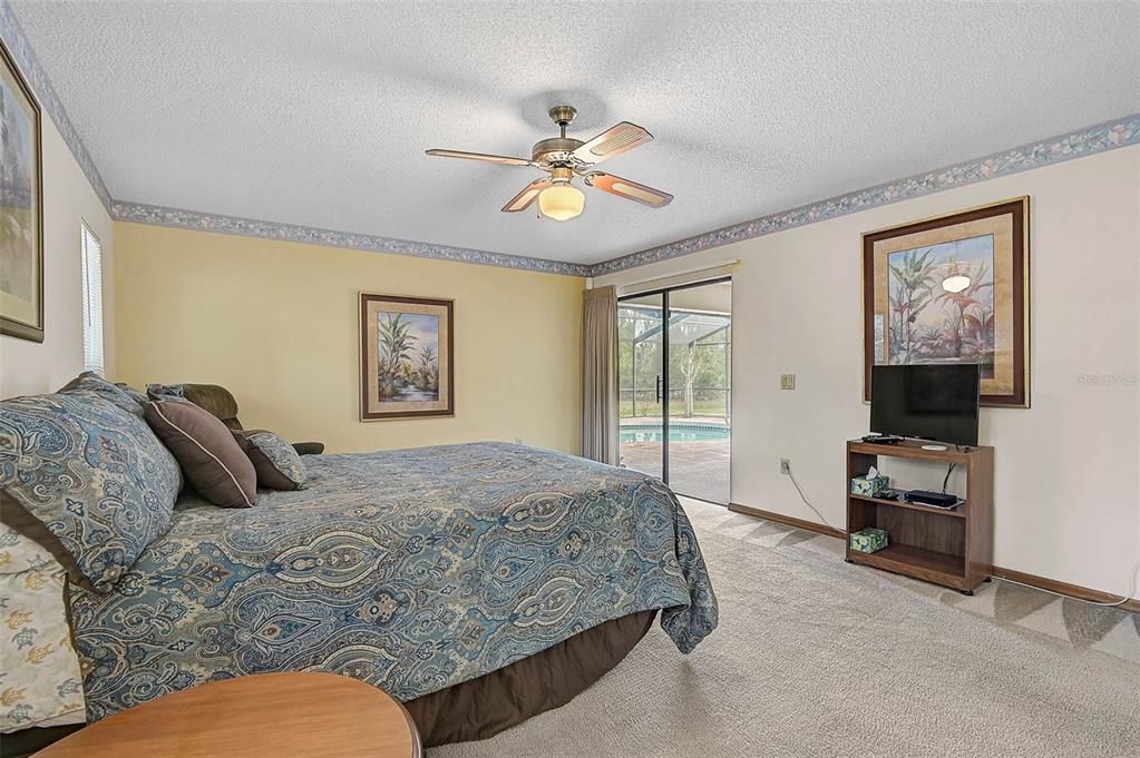 En Venta: $585,000 (3 camas, 2 baños, 2141 Pies cuadrados)