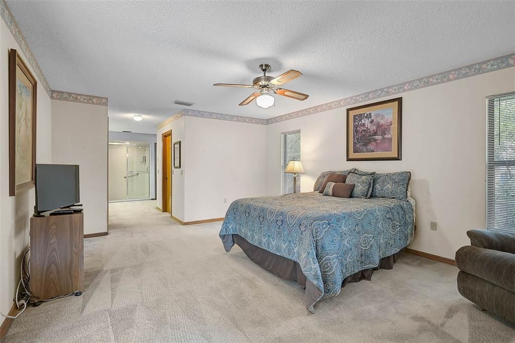 En Venta: $585,000 (3 camas, 2 baños, 2141 Pies cuadrados)