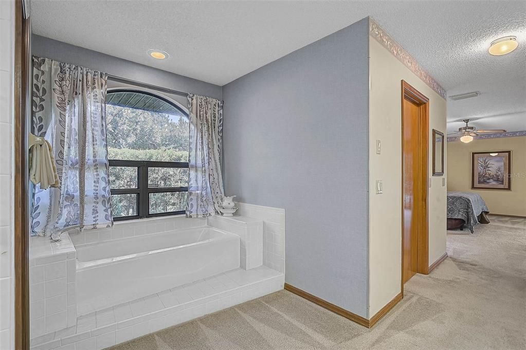 En Venta: $585,000 (3 camas, 2 baños, 2141 Pies cuadrados)