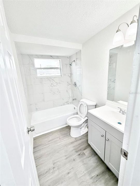 На продажу: $229,000 (2 спален, 2 ванн, 1080 Квадратных фут)