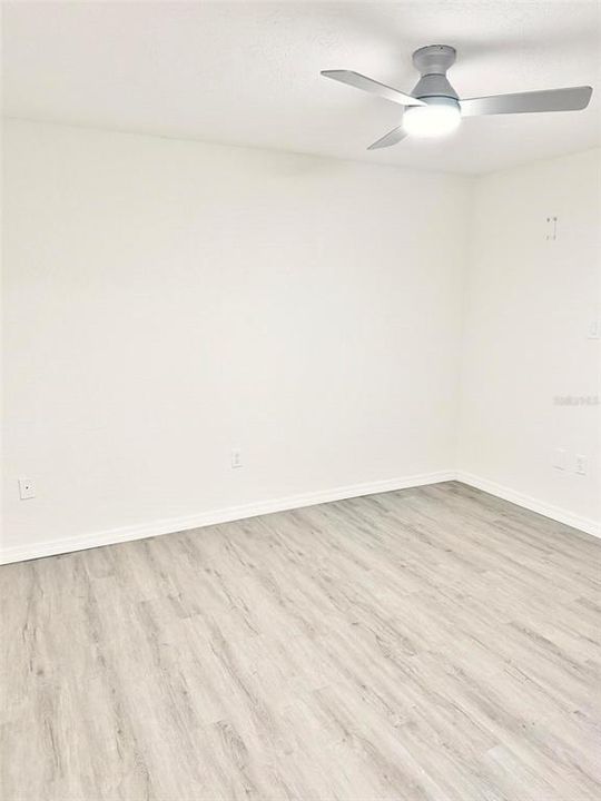 На продажу: $229,000 (2 спален, 2 ванн, 1080 Квадратных фут)