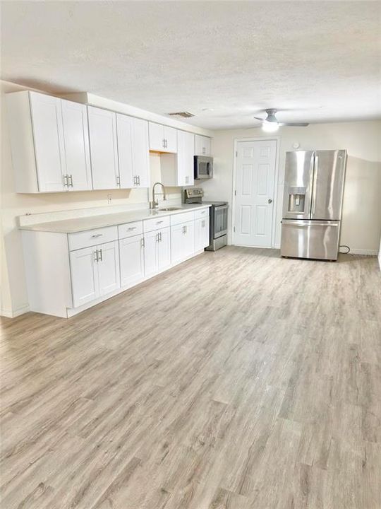 На продажу: $229,000 (2 спален, 2 ванн, 1080 Квадратных фут)