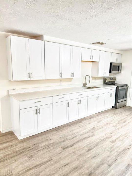 На продажу: $229,000 (2 спален, 2 ванн, 1080 Квадратных фут)